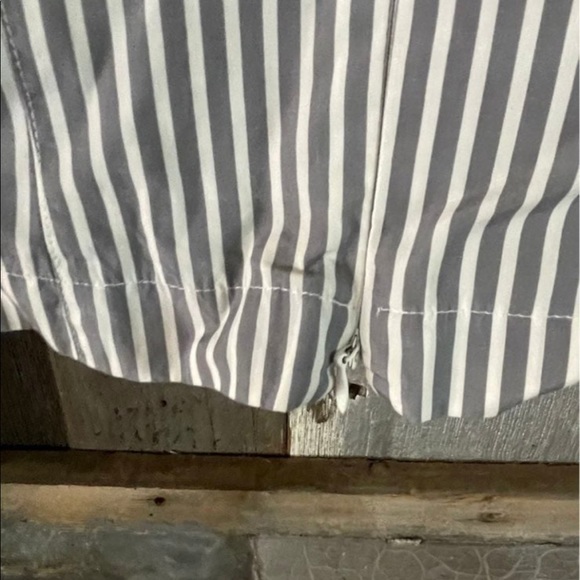 Marisa Minicucci gray & white striped cropped blouse zipper back - Picture 9 of 10